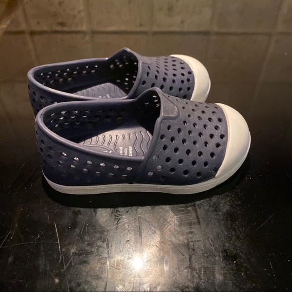 π3/$15π Old Navy Slip On Sandal - Picture 3 of 5